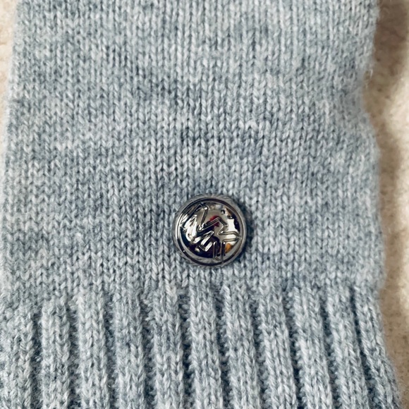 COPY - Michael Michael Kors Mittens - Picture 4 of 5